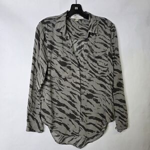 Cloth and Stone for Anthropologie Zebra print button down long sleeves shirt